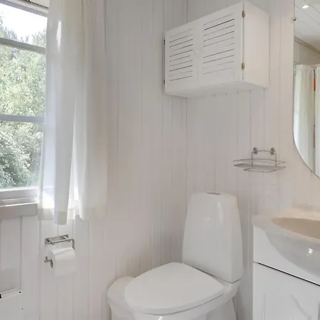 Aave - 800m From The Sea By Interhome