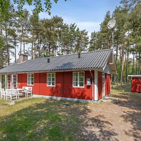 Aave - 800m From The Sea By Interhome *